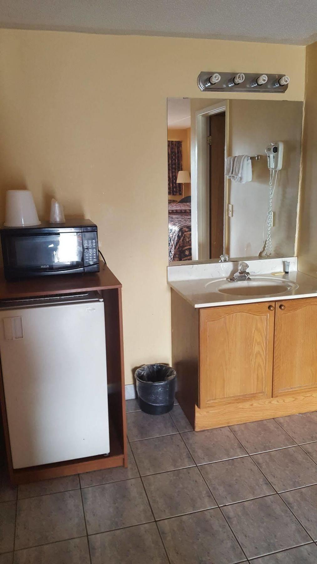 Kenora Motel Windsor Eksteriør billede